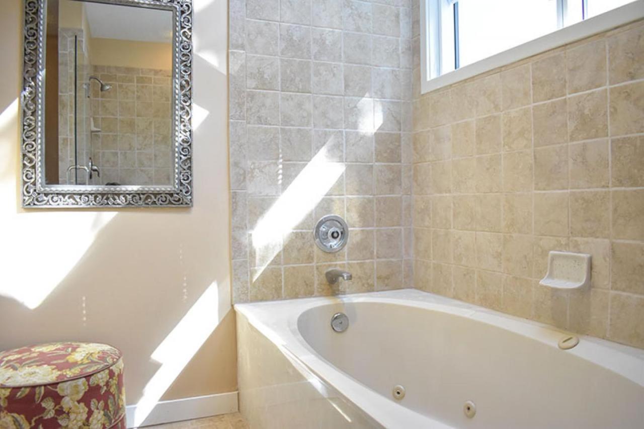 | 701 Barrington Park