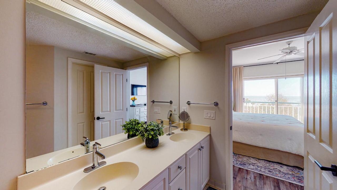 | 3505 Windsor Court South