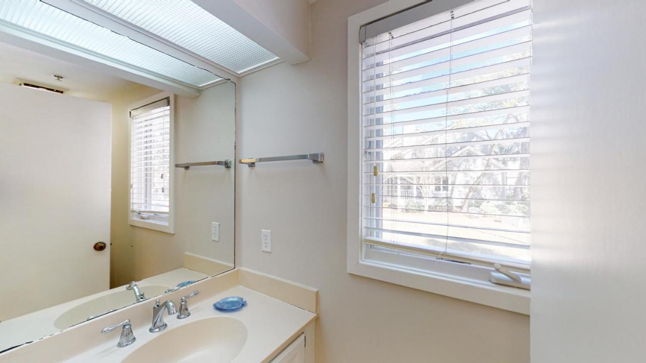| 7611 Huntington Villas
