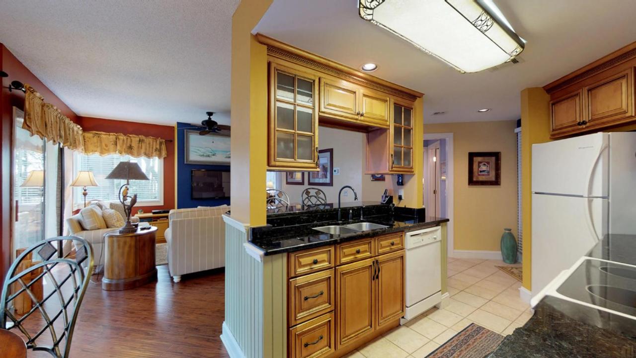 | 614 Barrington Park