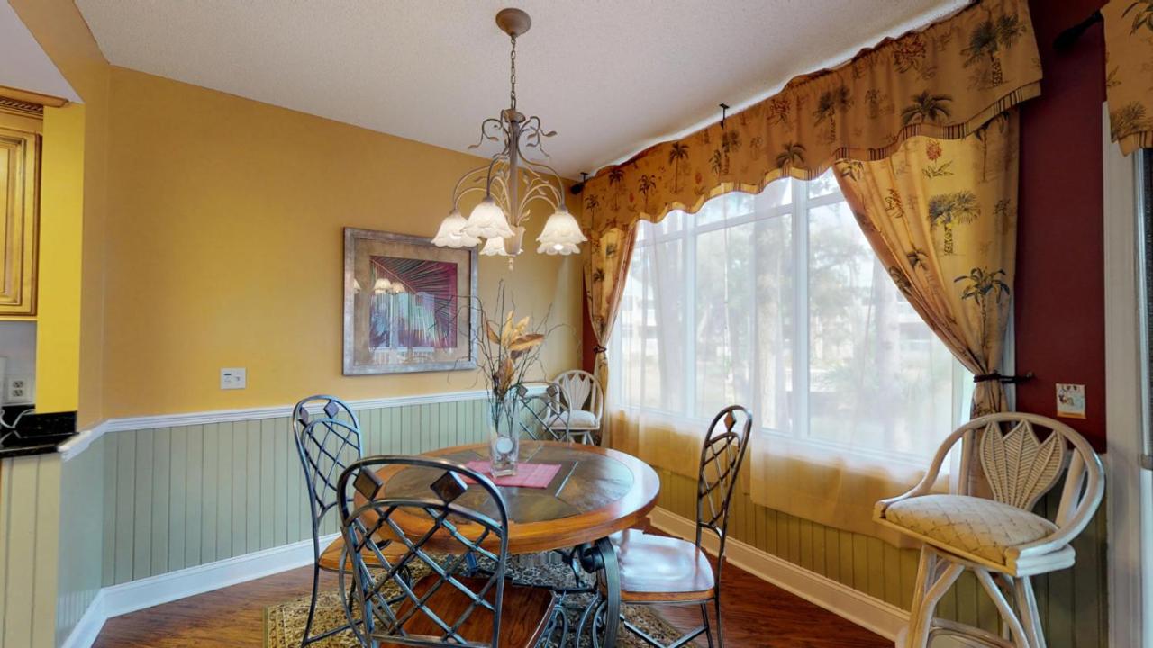 | 614 Barrington Park