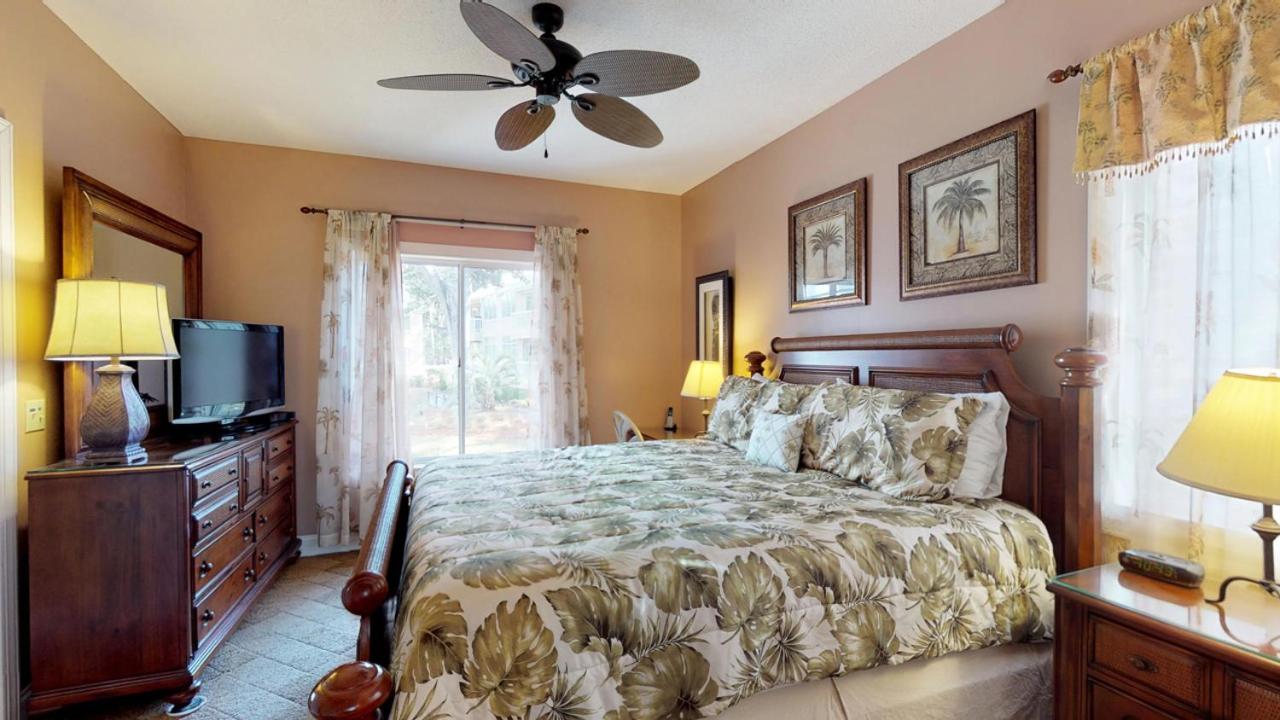 | 614 Barrington Park