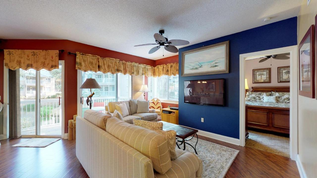 | 614 Barrington Park