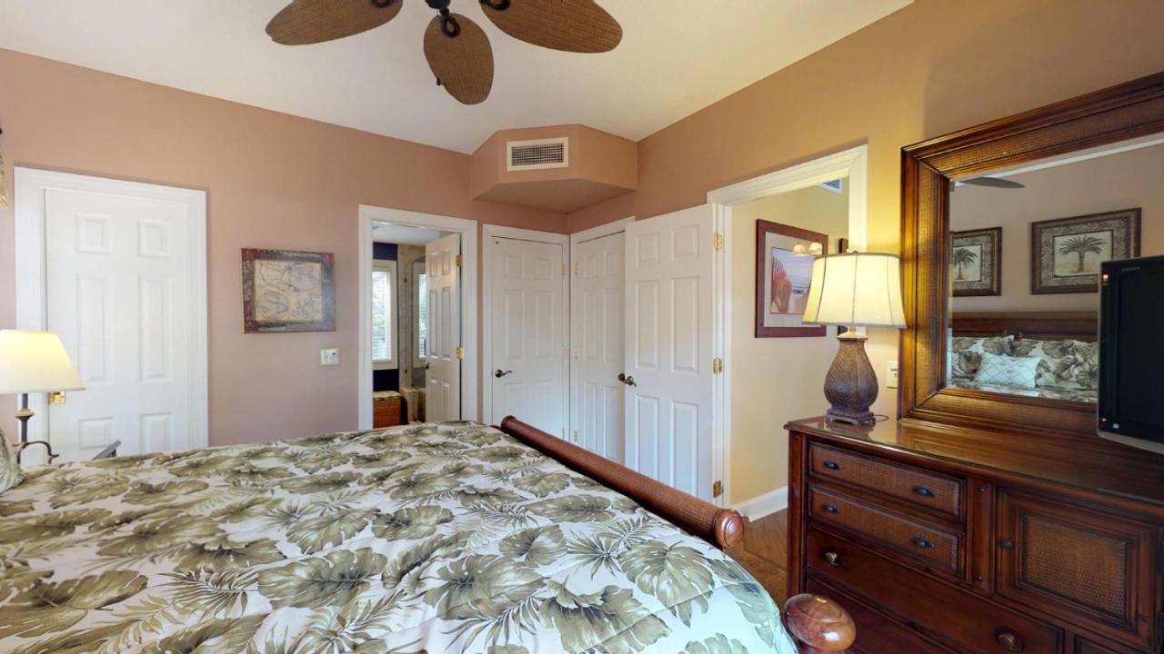 | 614 Barrington Park