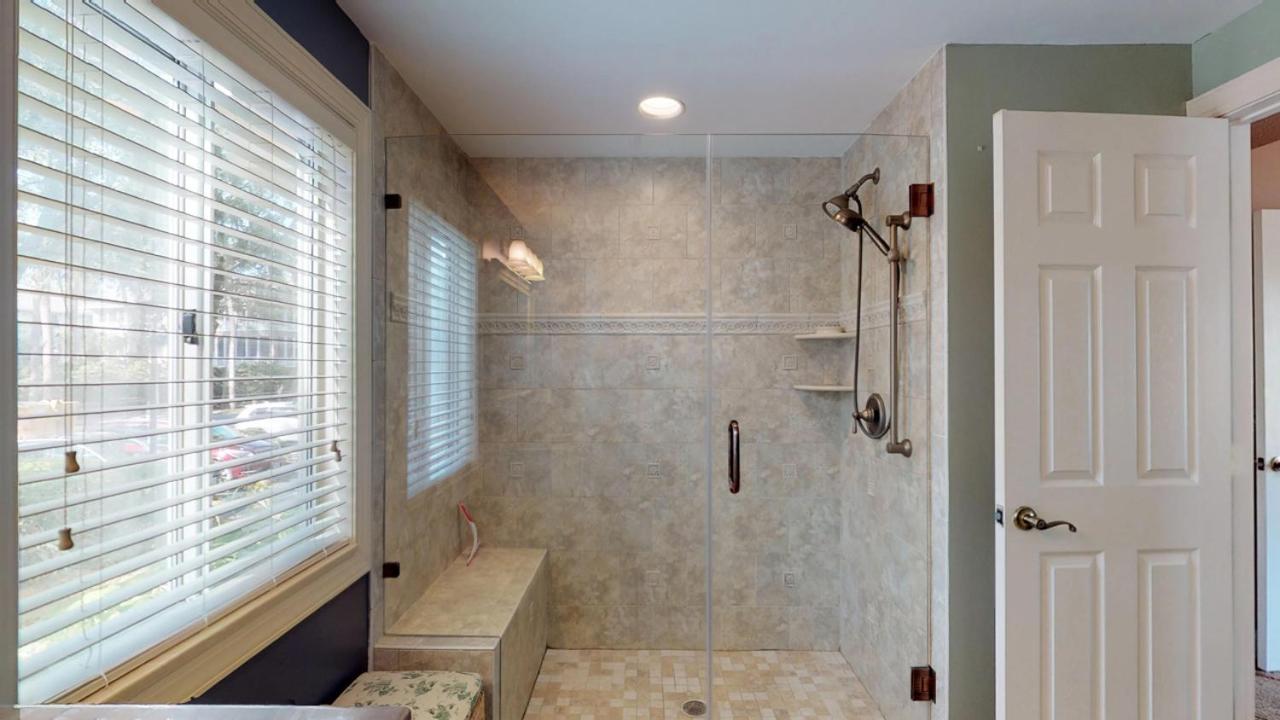 | 614 Barrington Park