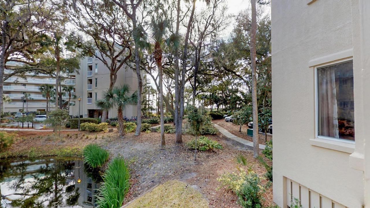 | 614 Barrington Park