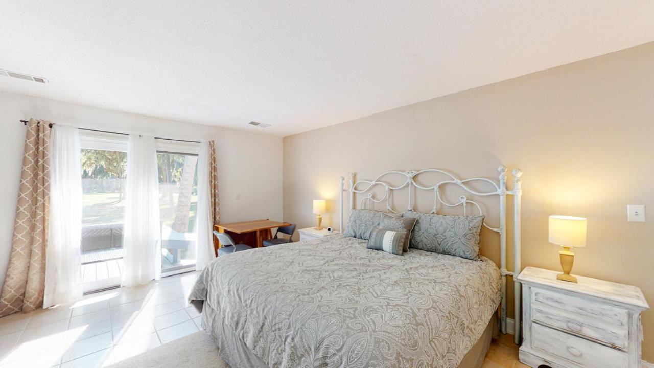  | 729 Queens Grant