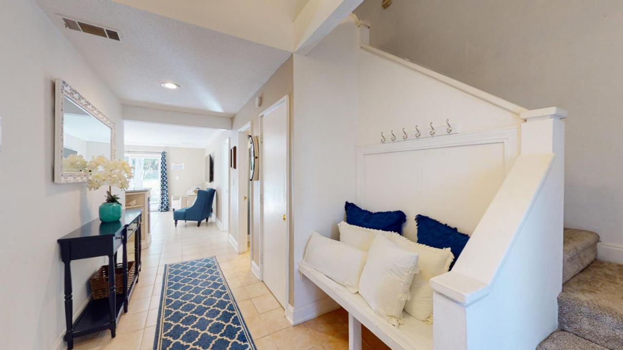  | 729 Queens Grant