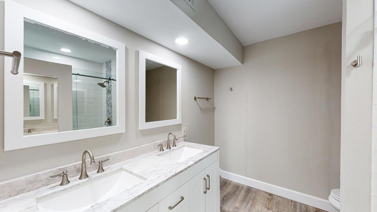  | 729 Queens Grant