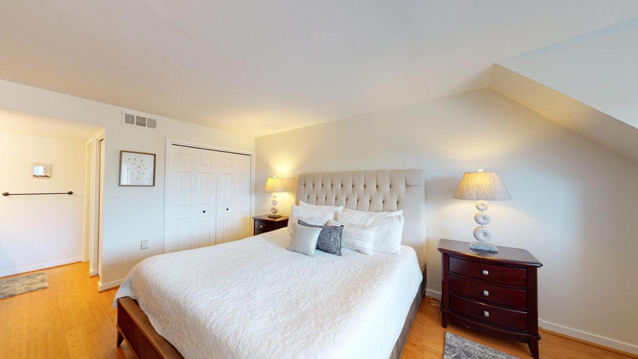 | 7169 Harbourside II