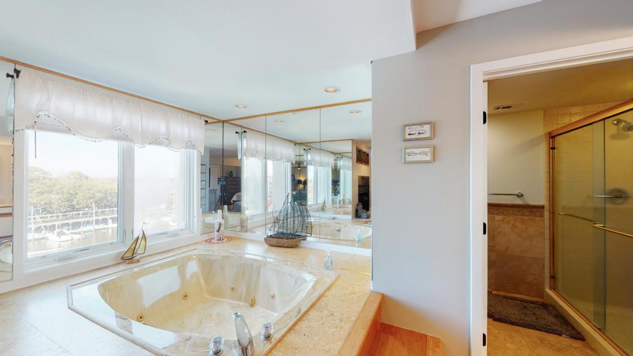  | 7169 Harbourside II