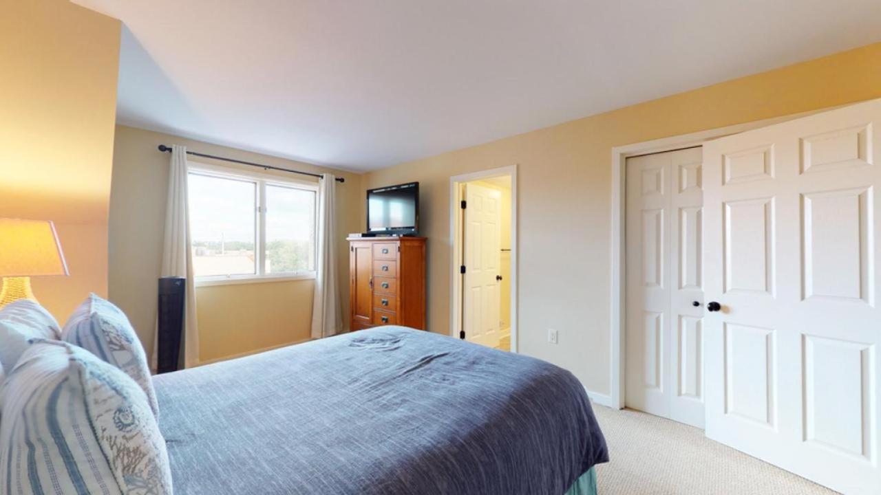  | 7162 Harbourside II