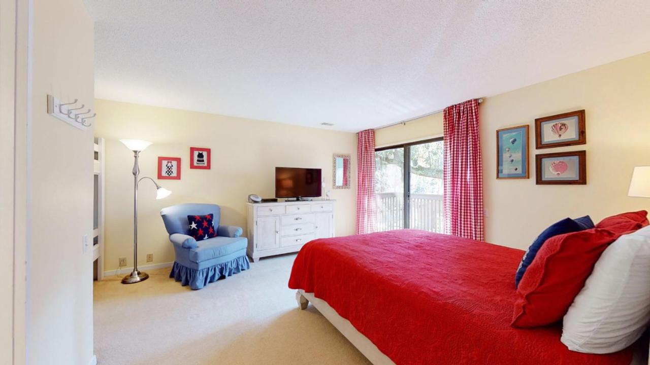 | 34 Water Oak