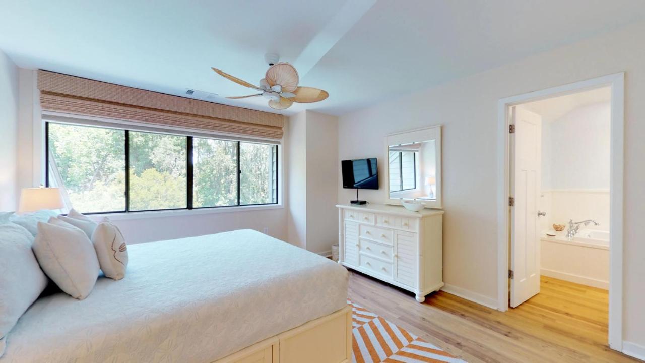 | 299 Turnberry Village