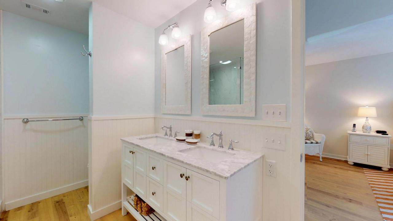  | 299 Turnberry Village