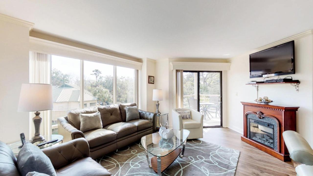  | 2215 Villamare