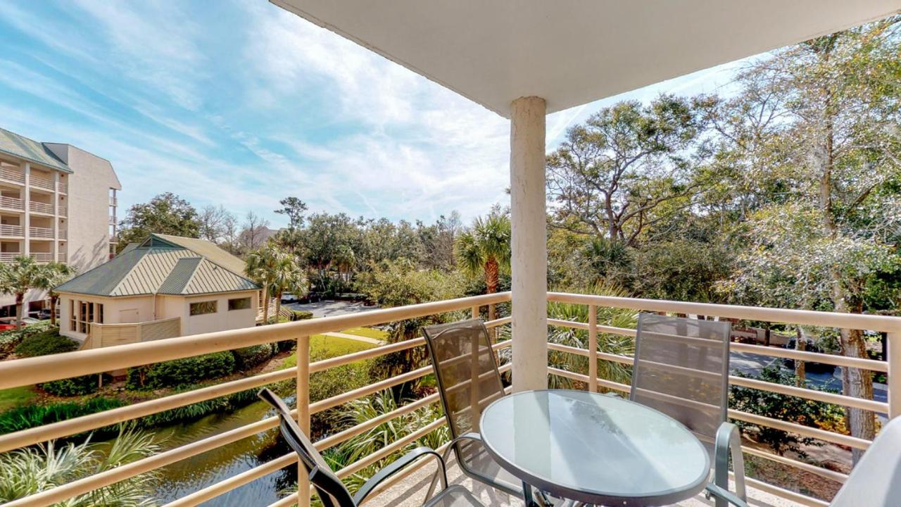| 2215 Villamare