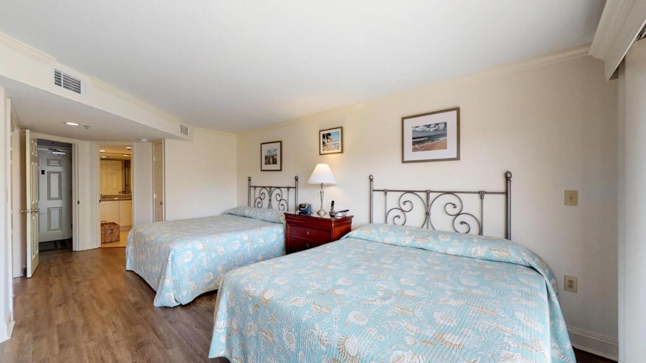 | 2215 Villamare