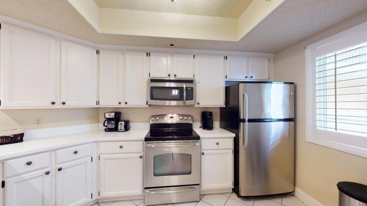  | 404 Windsor Place