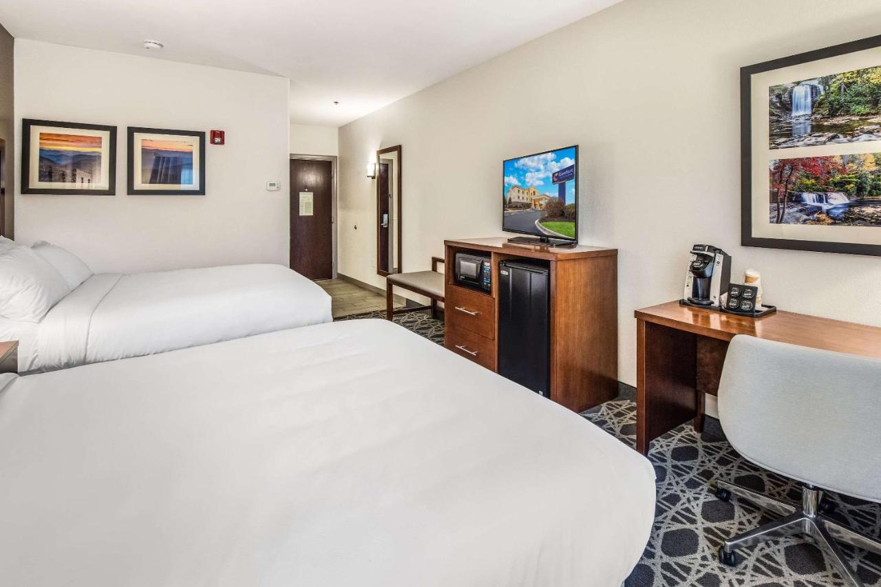 Standard Queen Room with Two Queen Beds - Non Smoking at Comfort Inn & Suites Brevard North