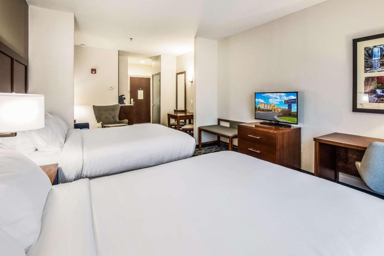 Suite with Two Queen Beds and Tub - Accessible/Non Smoking at Comfort Inn & Suites Brevard North