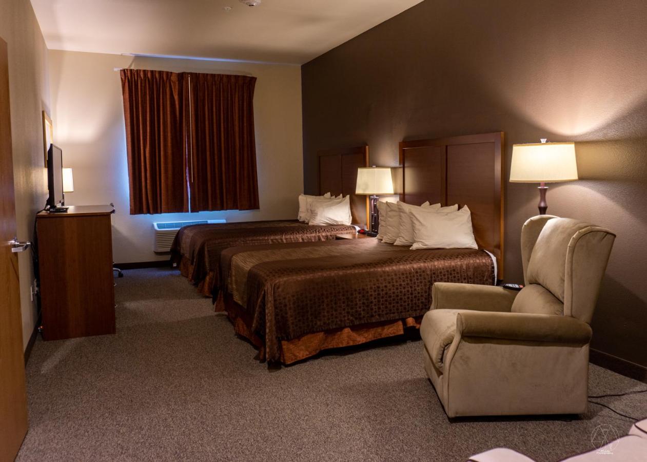 | Newcastle Lodge & Convention Center