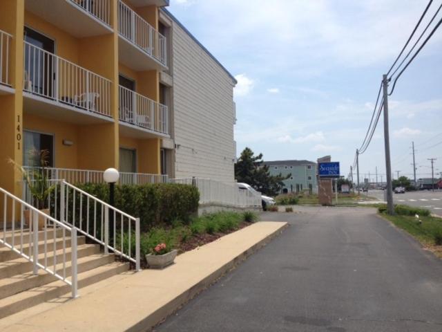 | Seaside Inn & Suites