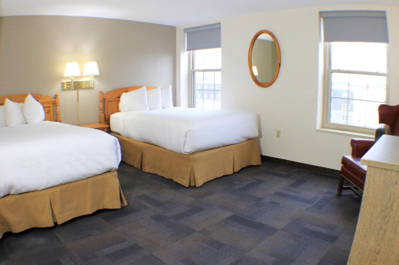 Double Room with Two Double Beds - Non-Smoking at The Hotel Ojibway, Trademark Collection by Wyndham