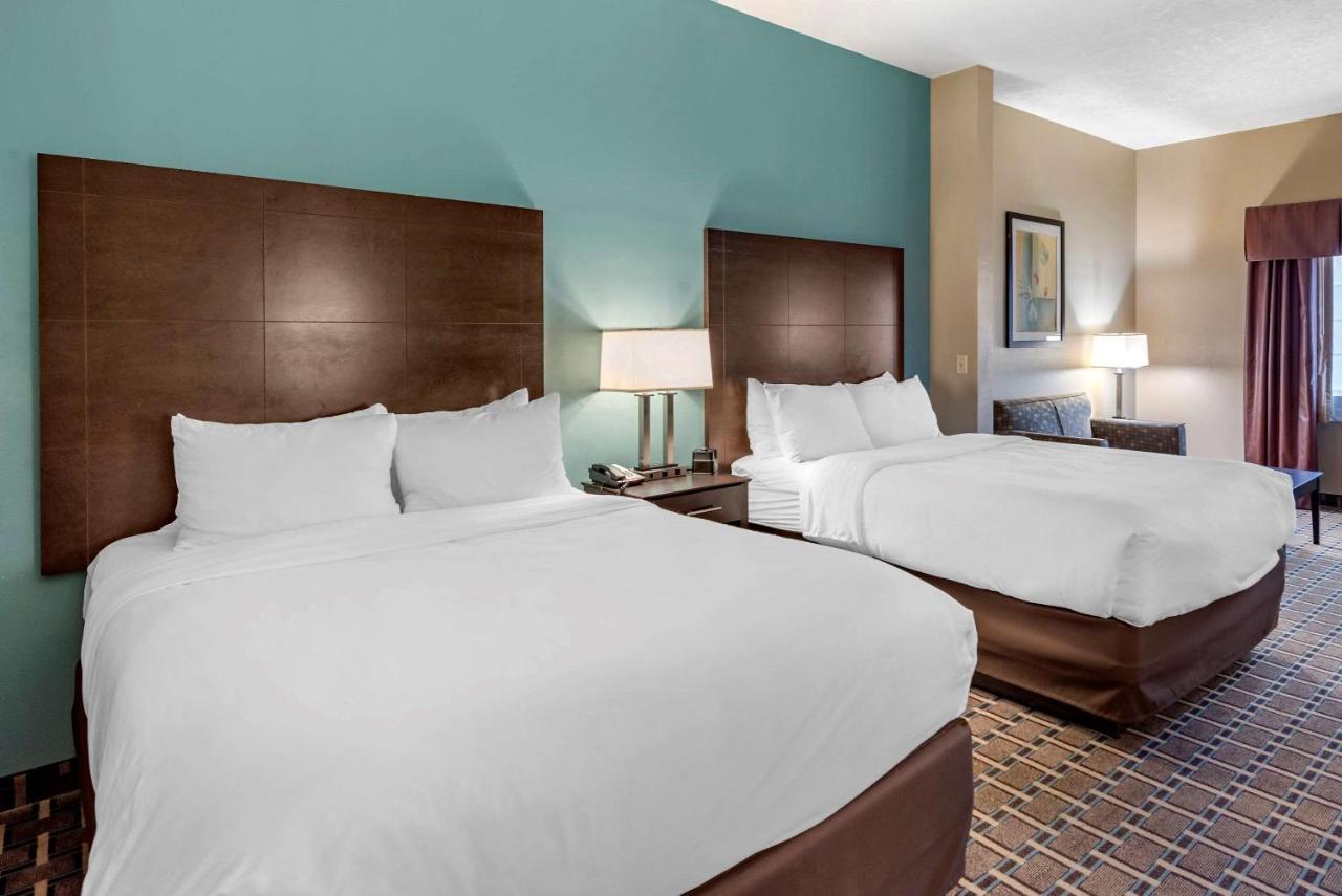 Queen Suite with Two Queen Beds and Sofa Bed - Non Smoking at La Quinta Inn & Suites by Wyndham Clovis NM