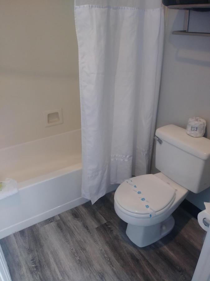 Deluxe Studio at Pacific Plaza Hotel