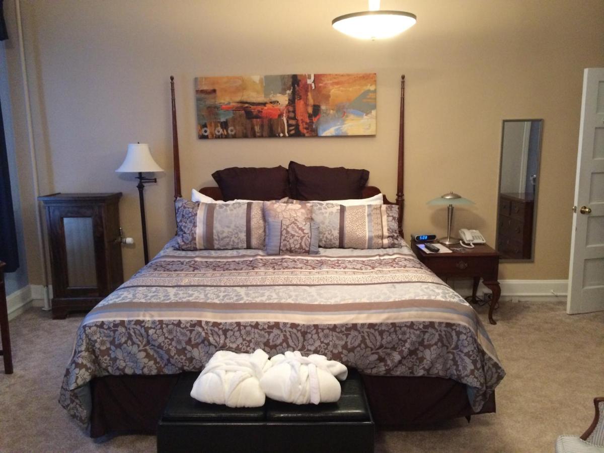  | The Tunnicliff Inn