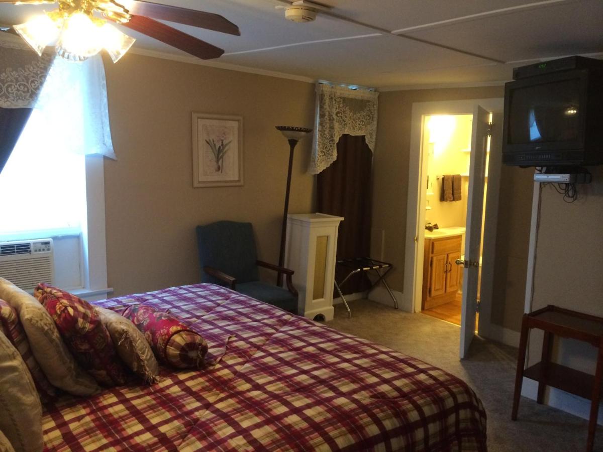  | The Tunnicliff Inn