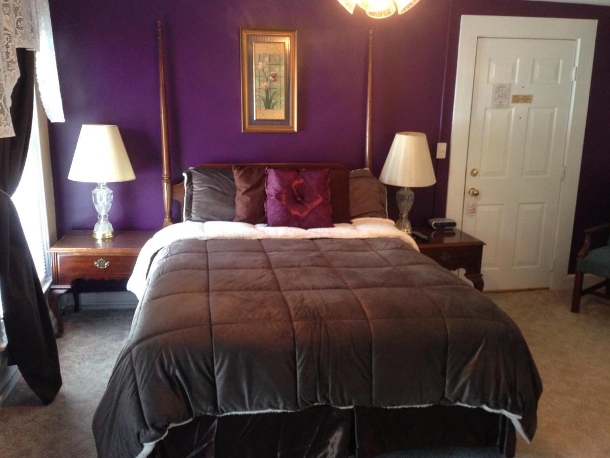  | The Tunnicliff Inn