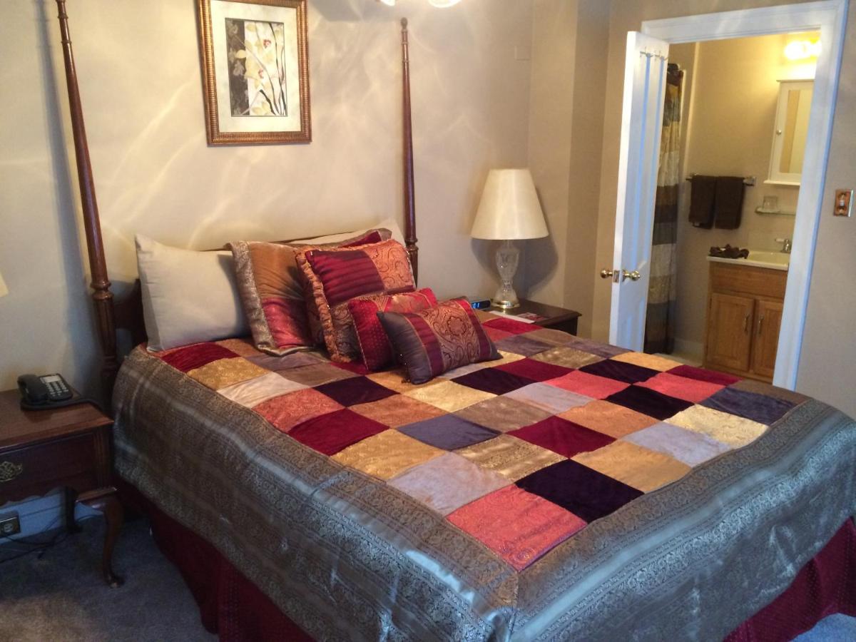  | The Tunnicliff Inn
