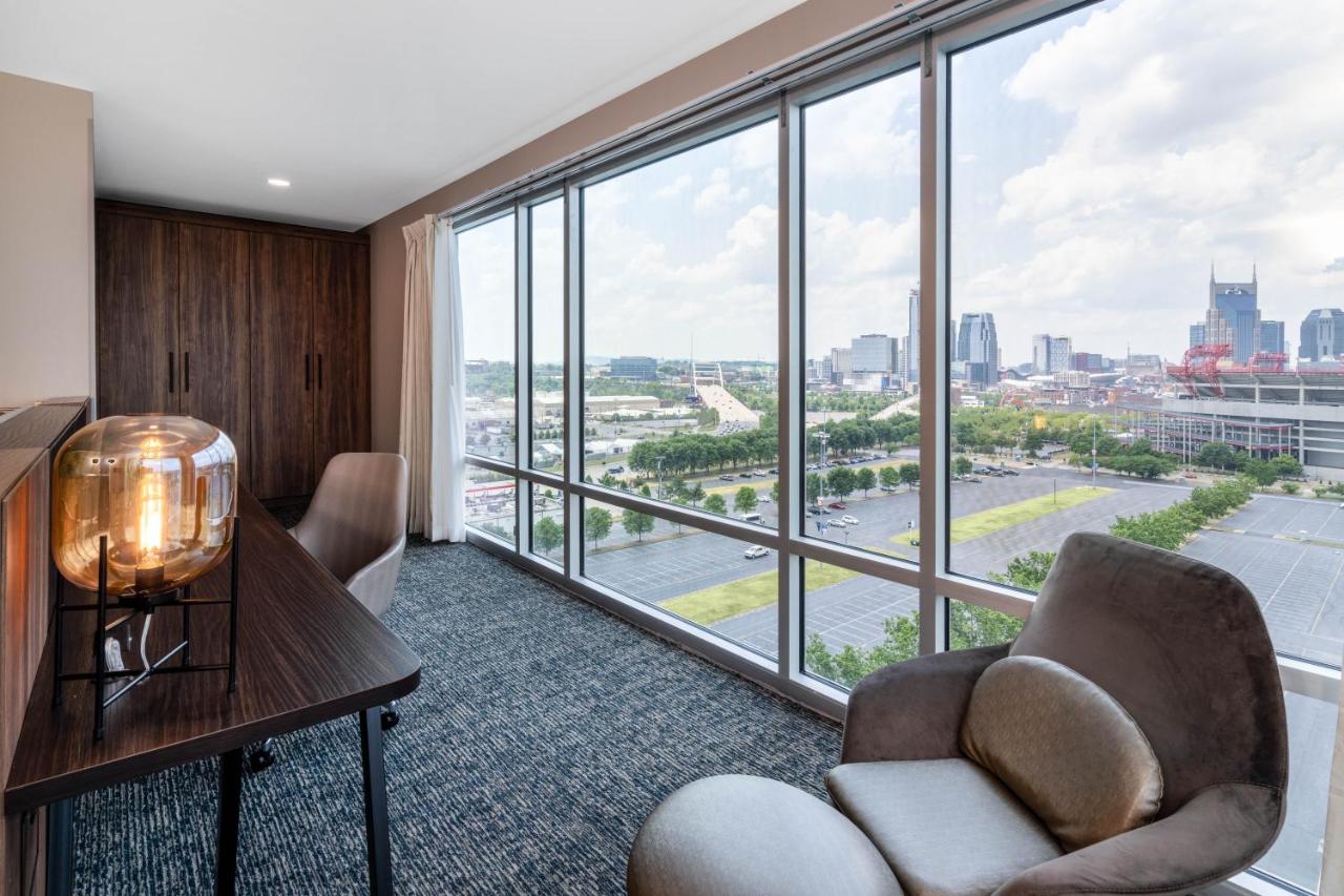 Corner Suite with King Bed Non-Smoking at La Quinta Inn & Suites by Wyndham Nashville Downtown / Stadium