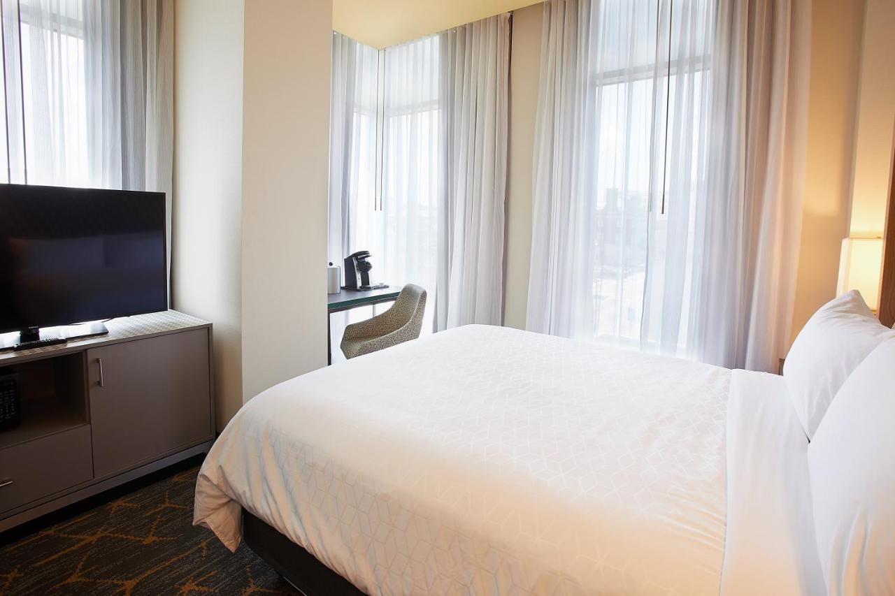 Premium Queen Room - Non-Smoking at Holiday Inn Louisville Downtown by IHG