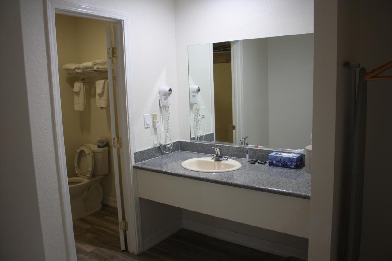 | Value Inn & Suites