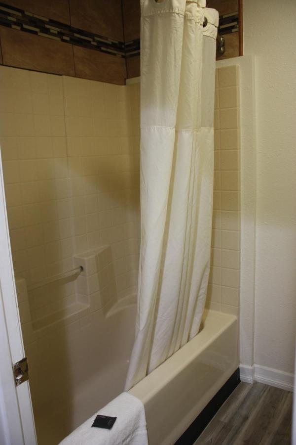 | Value Inn & Suites