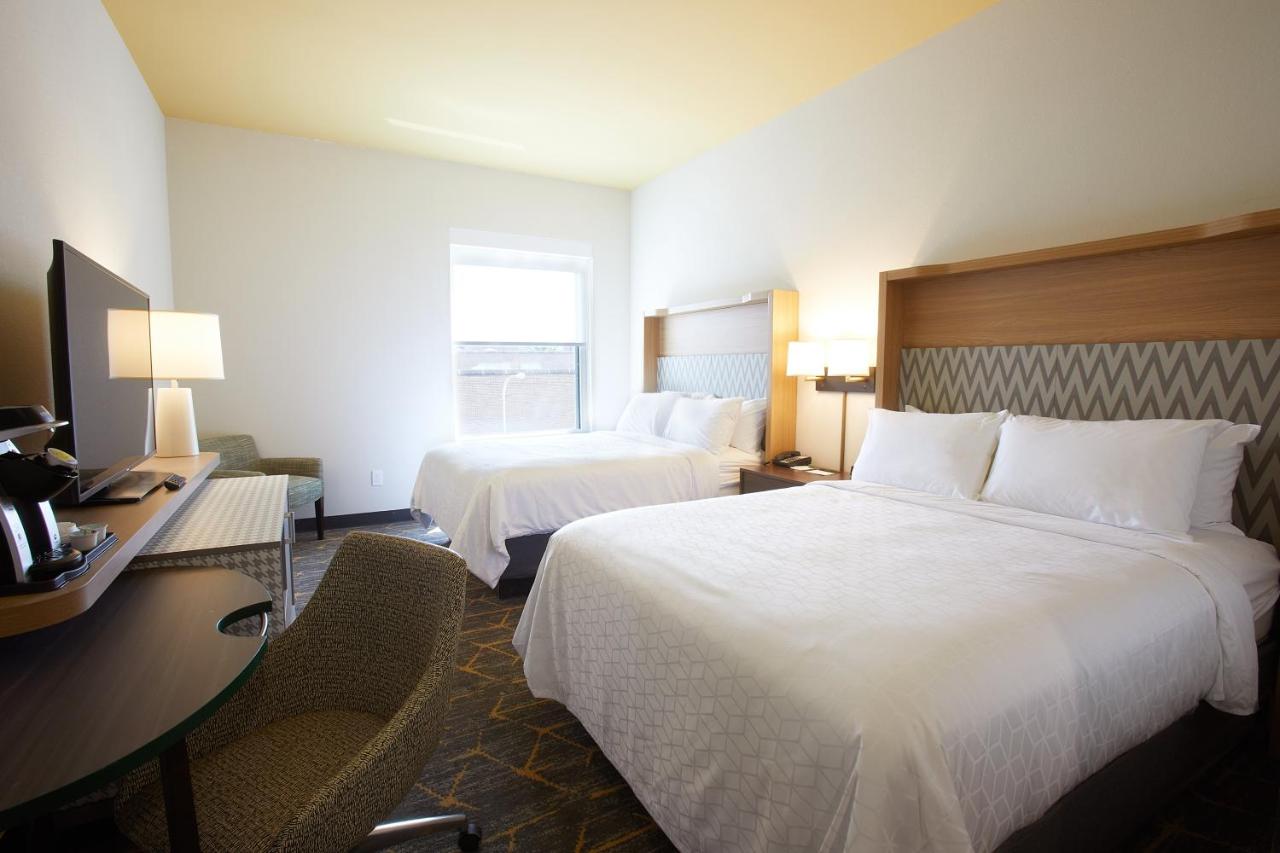 Queen Room with Two Queen Beds - Non-Smoking at Holiday Inn Louisville Downtown by IHG