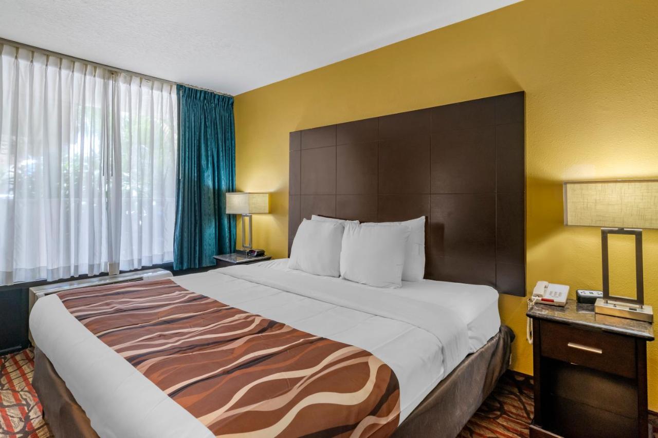  | Rodeway Inn Central Clearwater Beach