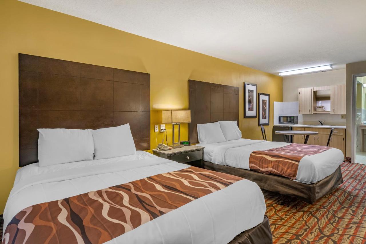  | Rodeway Inn Central Clearwater Beach