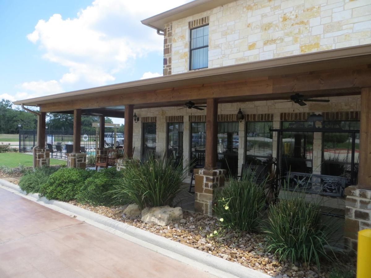 | Hotel Texas Hallettsville