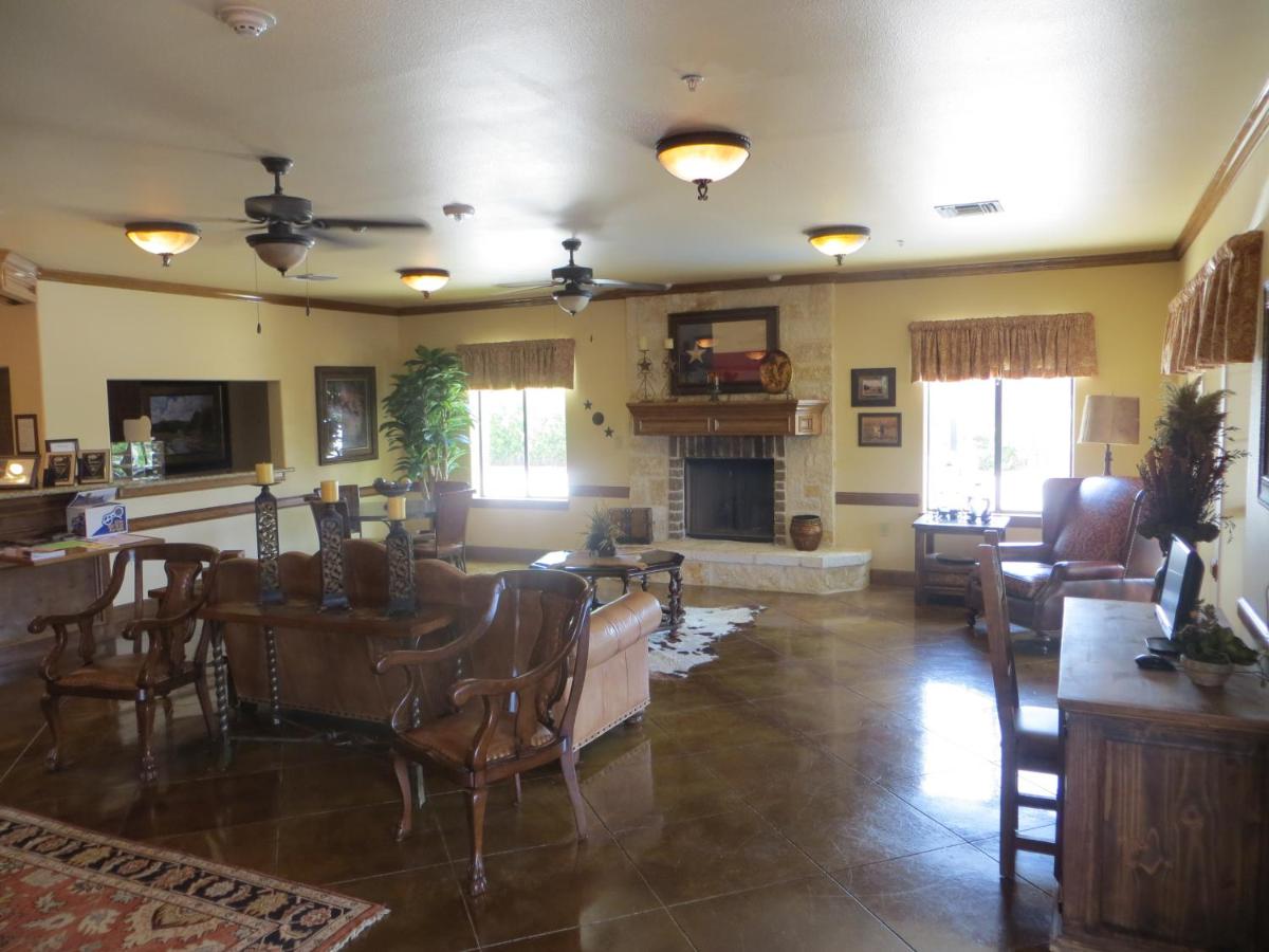 | Hotel Texas Hallettsville