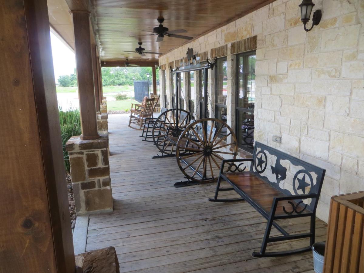 | Hotel Texas Hallettsville