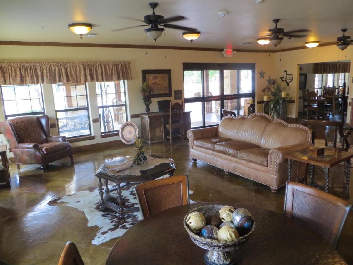 | Hotel Texas Hallettsville