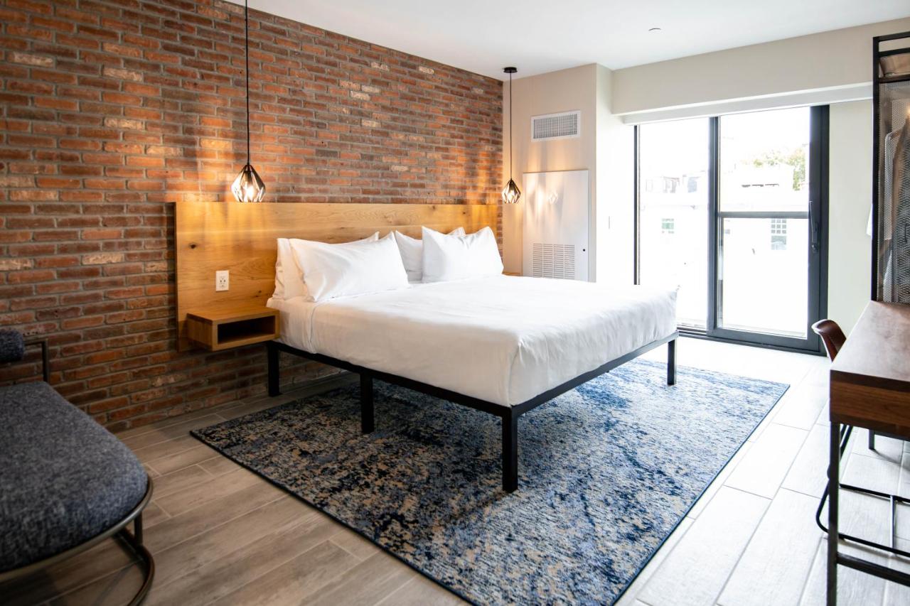 Deluxe King Room at The Maj Hotel