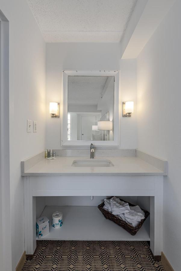 Value King Suite at ICONA Diamond Beach
