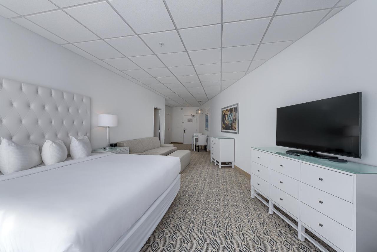 Premium King Studio at ICONA Diamond Beach