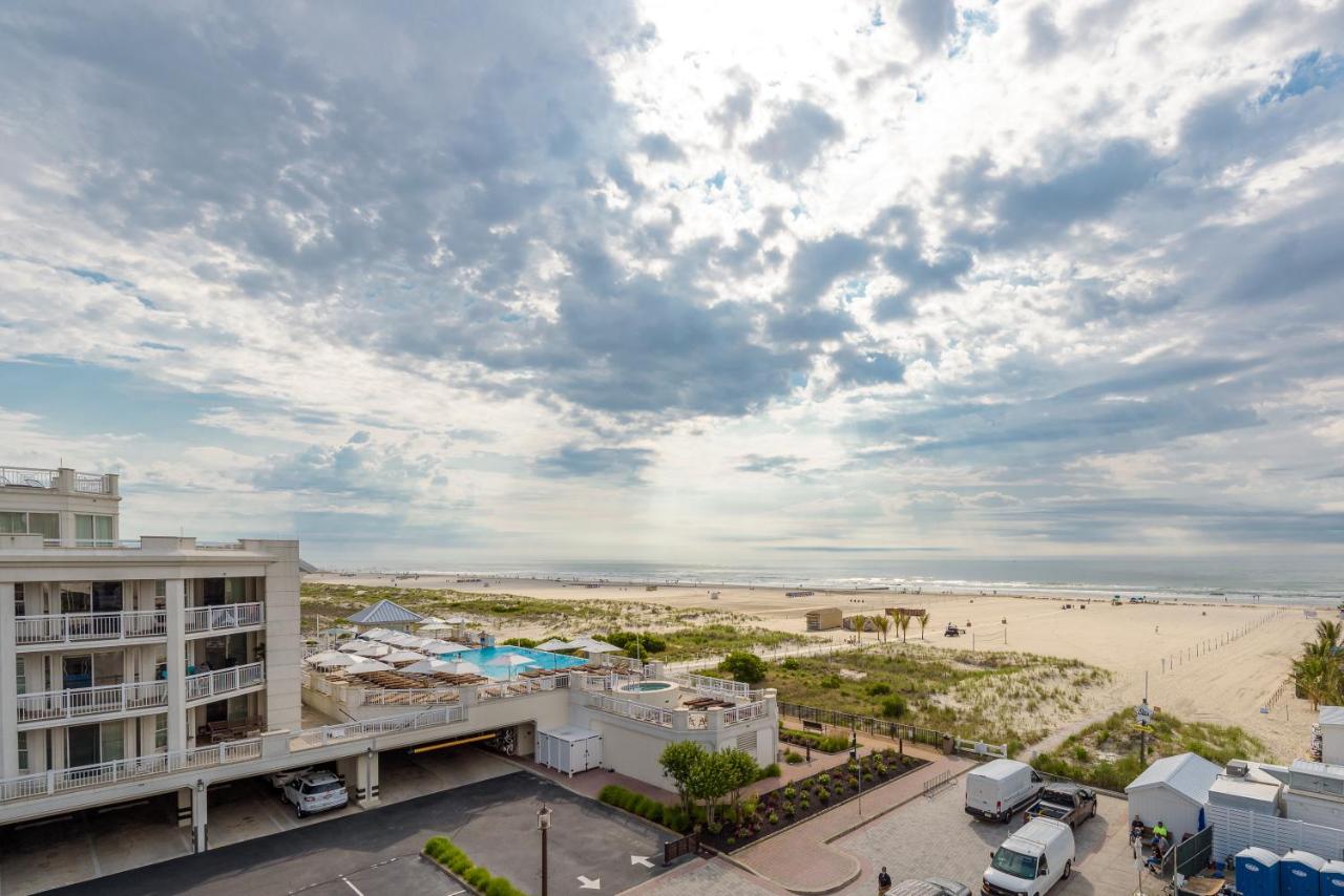 Premium King Suite at ICONA Diamond Beach