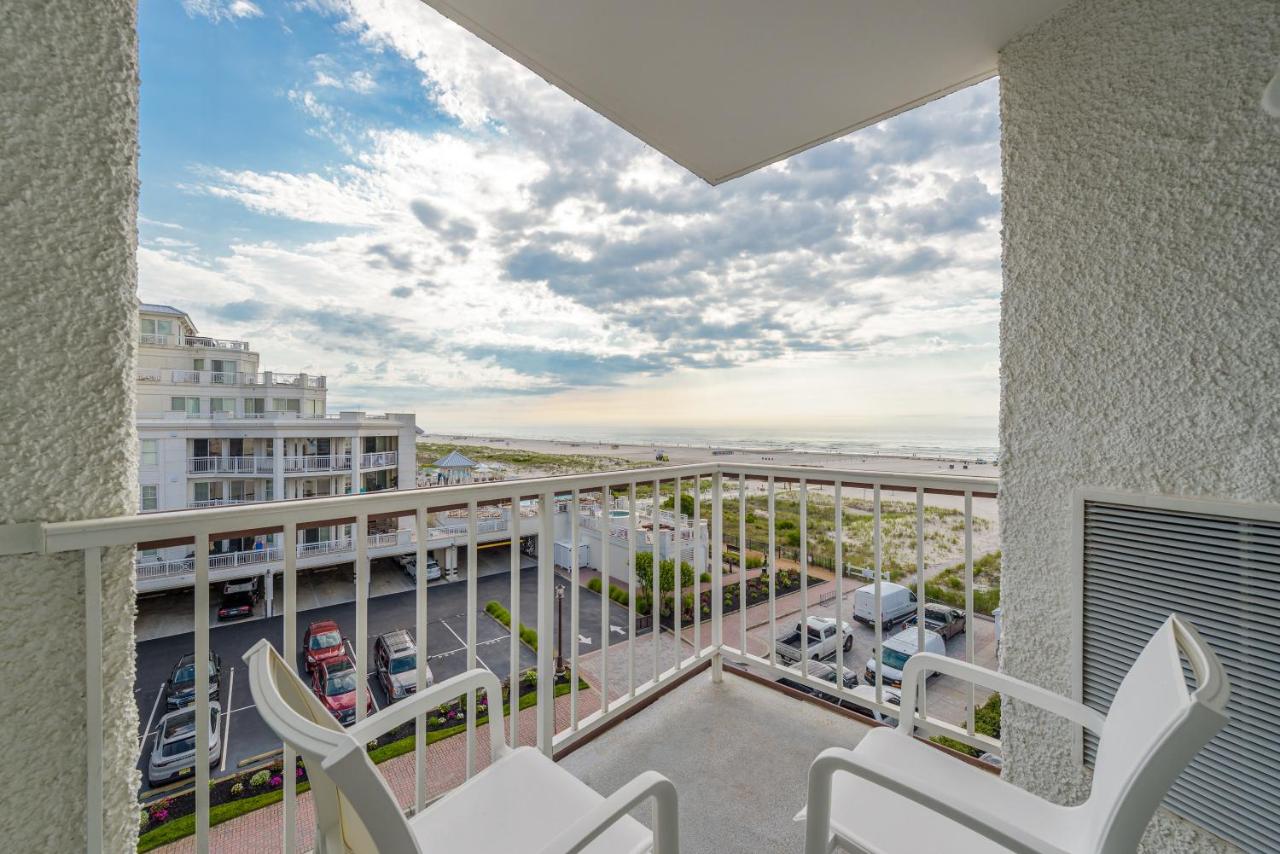 Premium King Suite at ICONA Diamond Beach